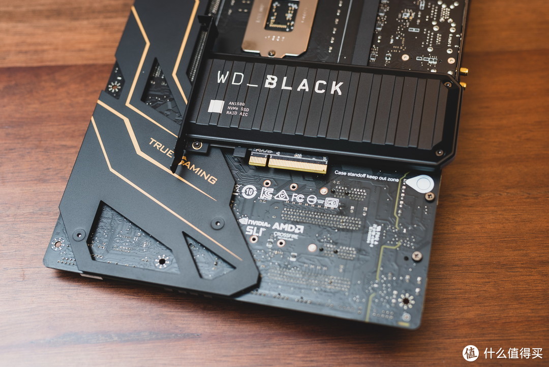 让老平台实现 PCI-E 4.0 的速度 西部数据 WD_BLACK AN1500