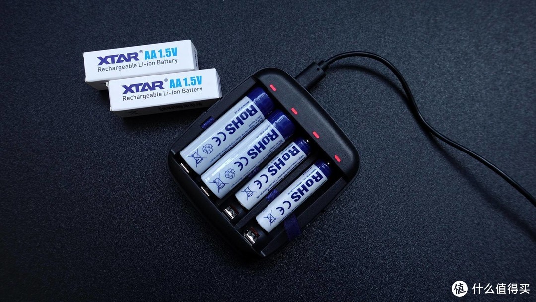 XTAR ET4S电池充电套装体验：携带方便，续航持久