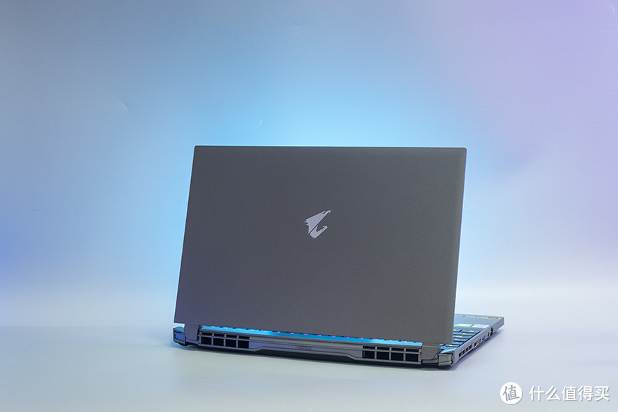 技嘉AORUS 15P电竞笔记本评测：十代酷睿i7加持下的澎湃性能体验