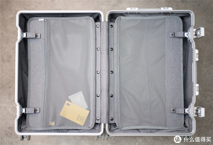 软萌女友和我的旅游出行首选，LEVEL8地平线8号铝镁合金行李箱