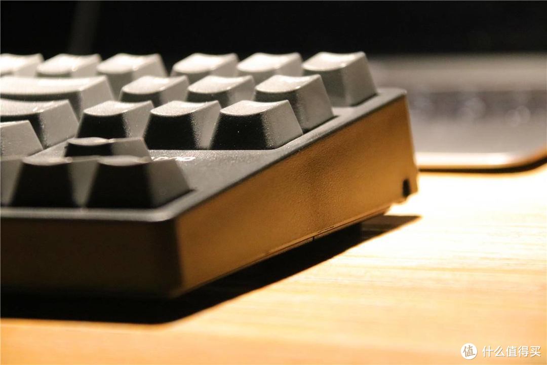 200余块亲民cherry轴机械键盘推荐——雷柏V860