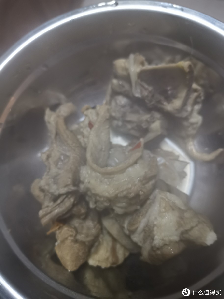 羊杂羊排羊腿怎么吃？一锅香喷喷的羊肉面让你爽到舔碗。