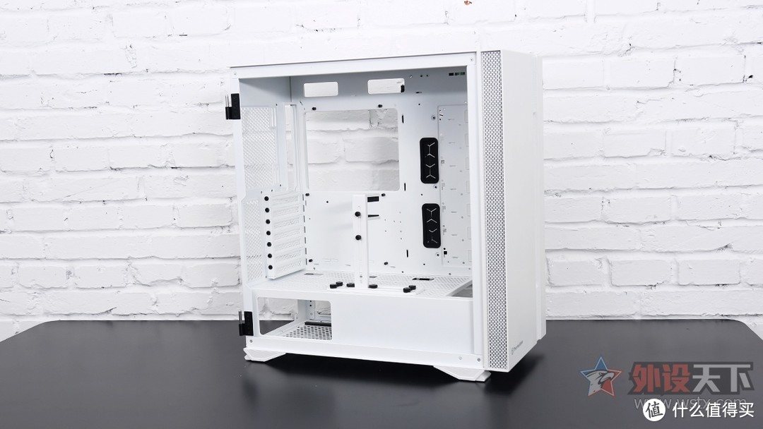 Thermaltake 挑战者H6机箱评测：秀外慧中