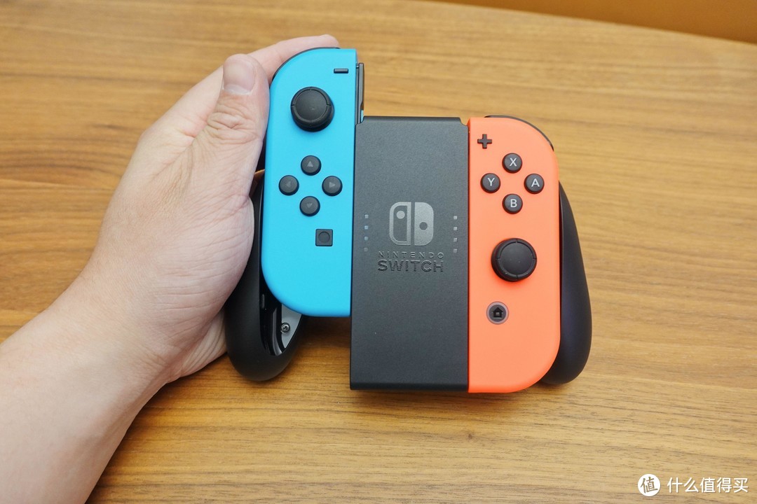 原来Nintendo Switch的乐趣，是和女朋友，家人一起玩~