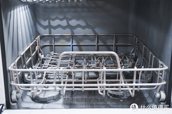 只动嘴巴不洗碗，不用安装的洗碗机——云米台面式洗碗机Suger A1