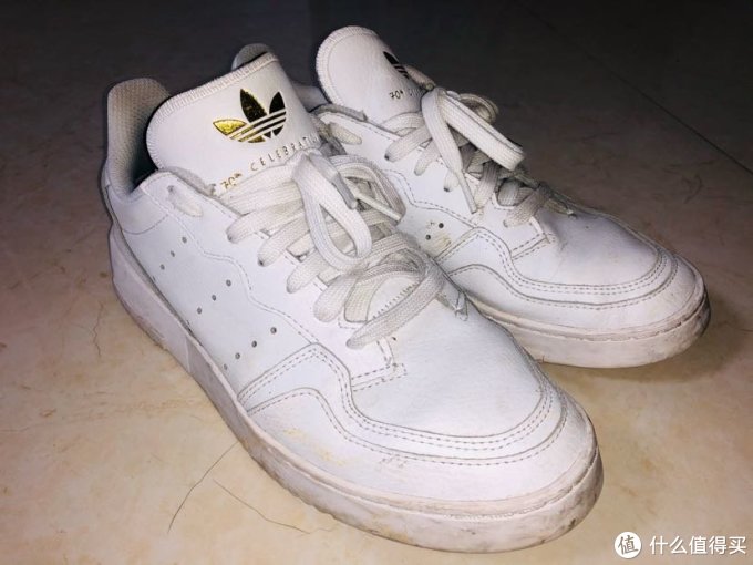 双十一阿迪值得入手的超值单品——休闲百搭的白鞋清单,库存充足便宜好抢~