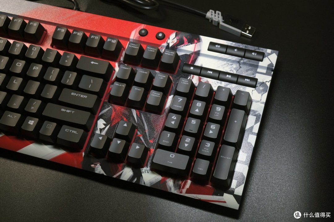 这不是海盗船k68假面骑士faiz联名?_键盘_什么值得买