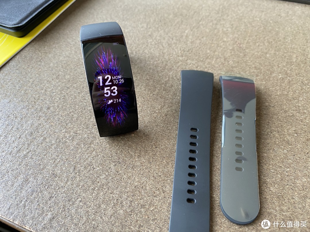 等了两个月的“未来”？众筹华米Amazfit X概念手表到手开箱