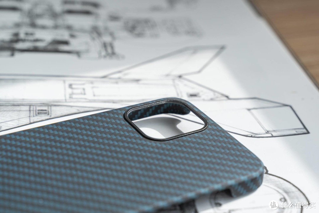 凯夫拉材质新体验—iPhone 12系列磁吸保护壳，真裸机手感