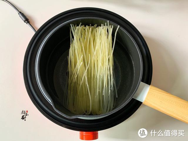 螺蛳粉是冷水还是热水下锅，原来好多人都做错了，难怪不好吃