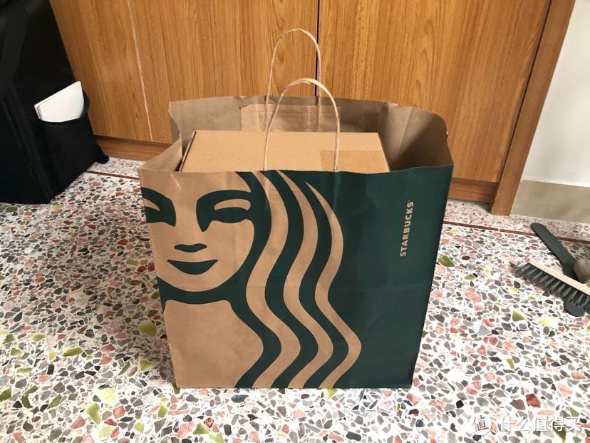 免费领取的Starbucks mini旅行箱来啦！