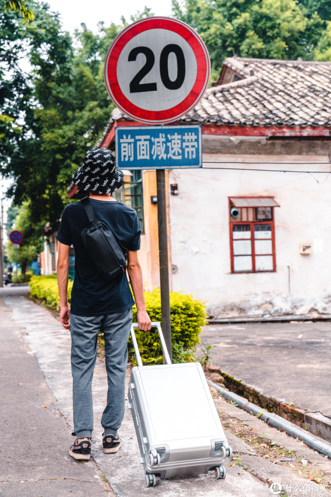 我的骑行最佳，它不需要完美，但一定要出色：tomtoc轻潮斜挎包