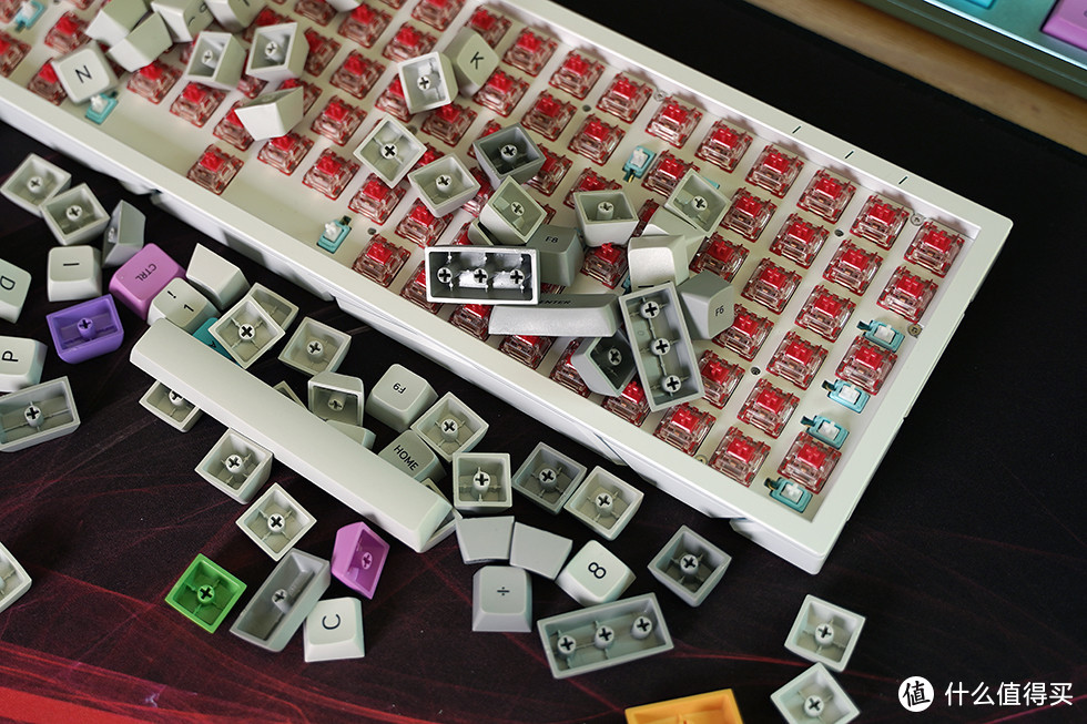MORGRIE客制化键盘—魔岩雪山白色特别版 + HYPERX RED键轴组装分享