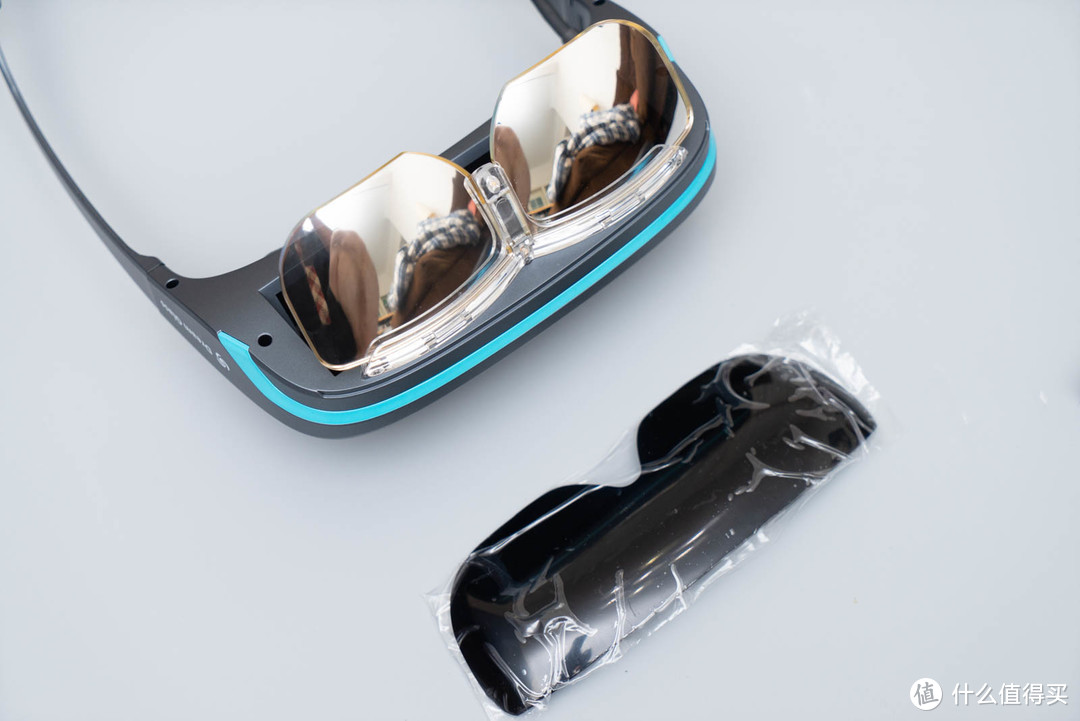 随身的200英寸影音巨屏——Dream Glass AR智能眼镜体验评测