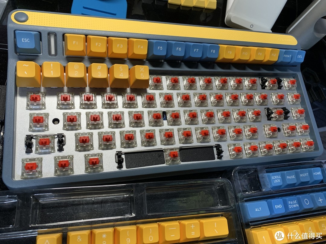 IQUNIX A80是你想要的键盘吗？复古造型，热插拔，三模，长续航，樱桃轴，多彩键帽……