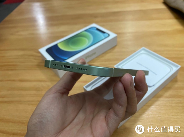 从iPhone 7换到iPhone 12一周后：谈谈最真实的优缺点！