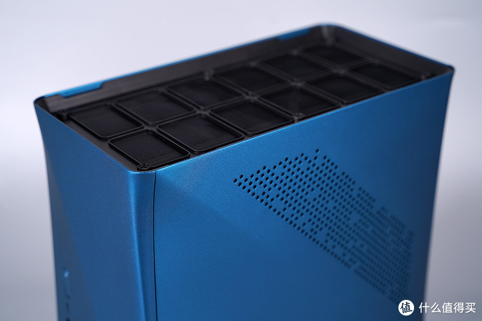 遇见别样错落的美，分型工艺骚蓝色Era ITX机箱装机体验