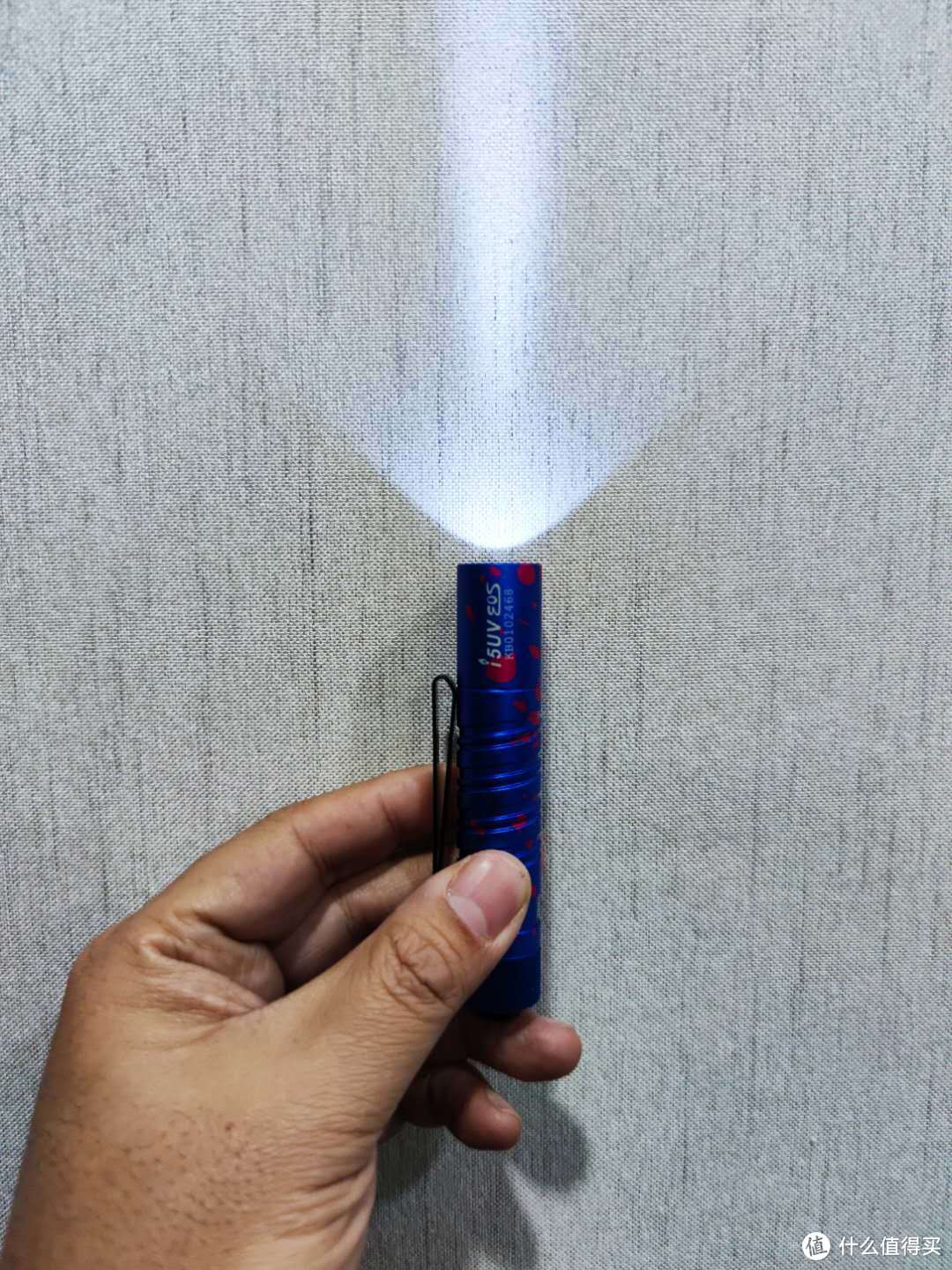 姹紫嫣红：一只让人爱不释手的UV迷你手电筒----傲雷I5UV 