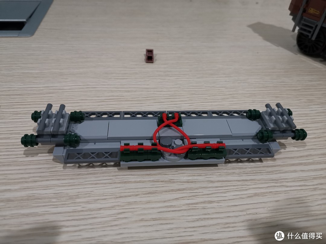 LEGO 10277 时隔7年后的收藏级火车头 鳄鱼火车头