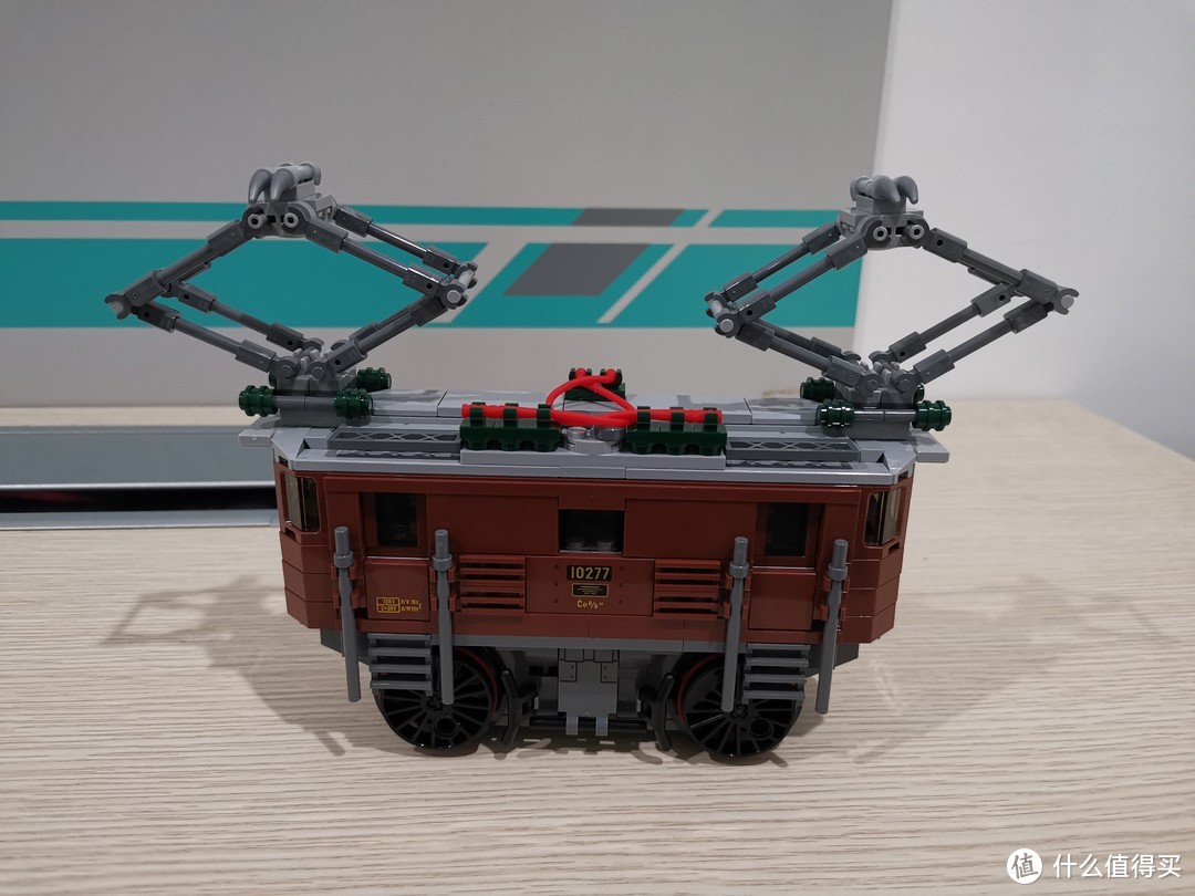 LEGO 10277 时隔7年后的收藏级火车头 鳄鱼火车头