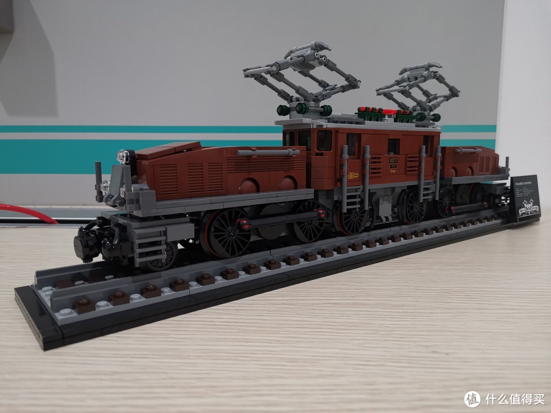 LEGO 10277 时隔7年后的收藏级火车头 鳄鱼火车头