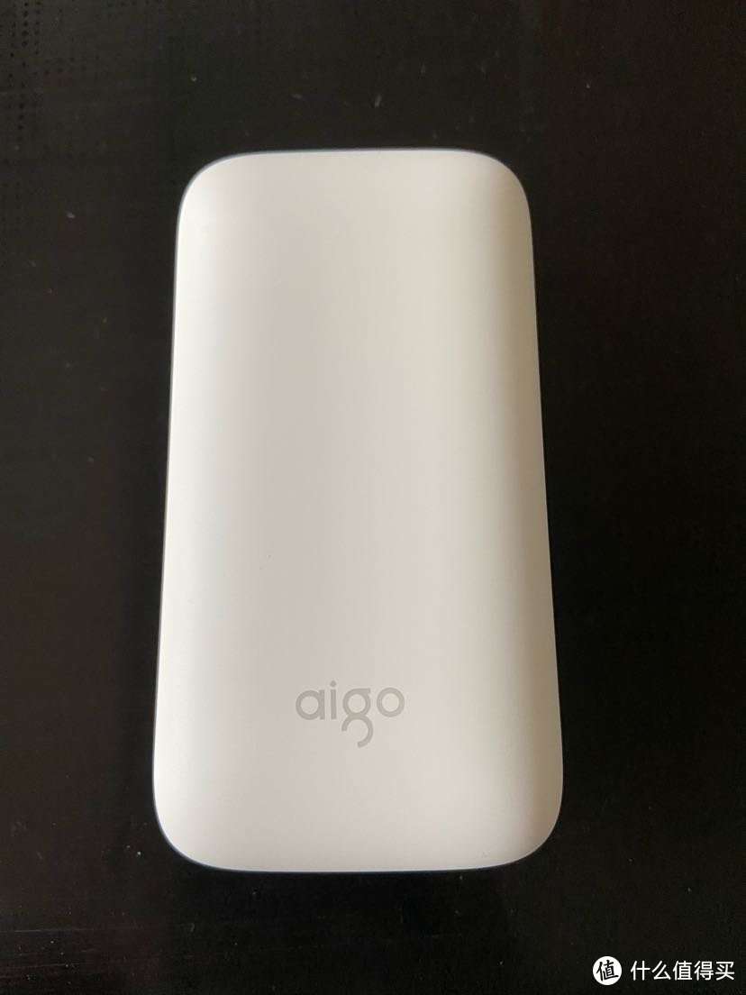 aigo X10P 圆滑仍当道---快充补电好搭档