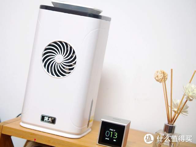 一机多能斌太空气净化器多面手桌面净化器