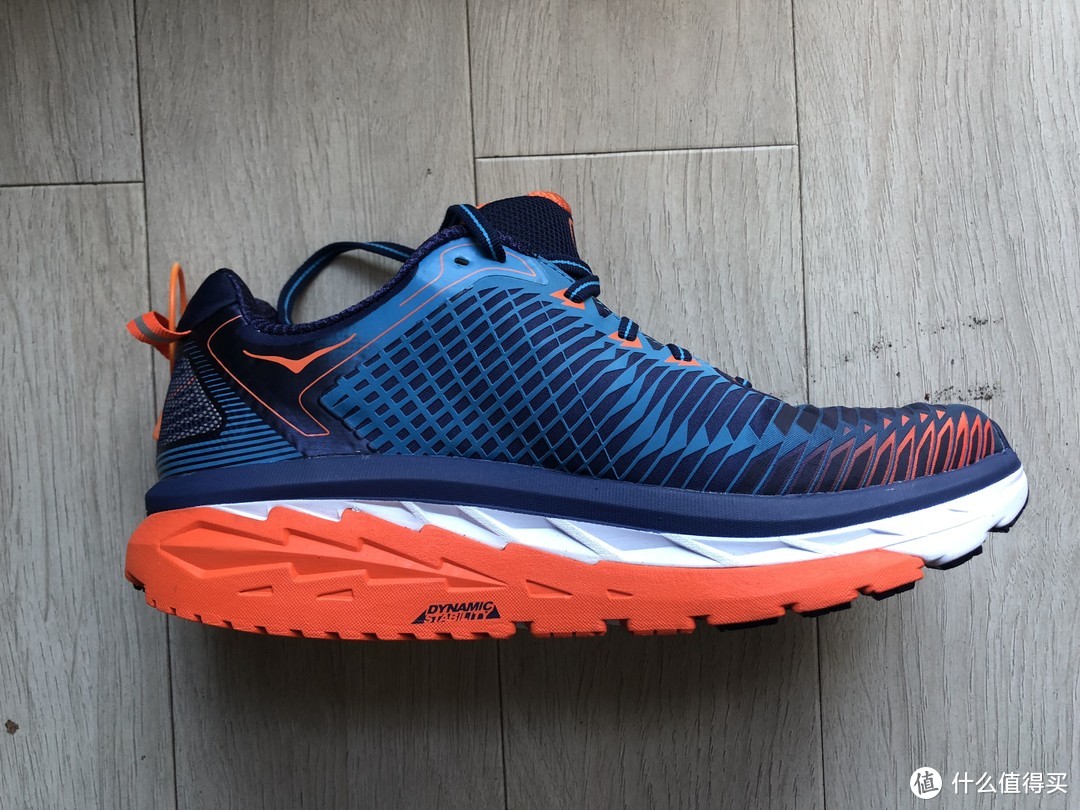 平足跑者的跑鞋选择之路——HOKA One One Arahi阿瑞海1代开箱