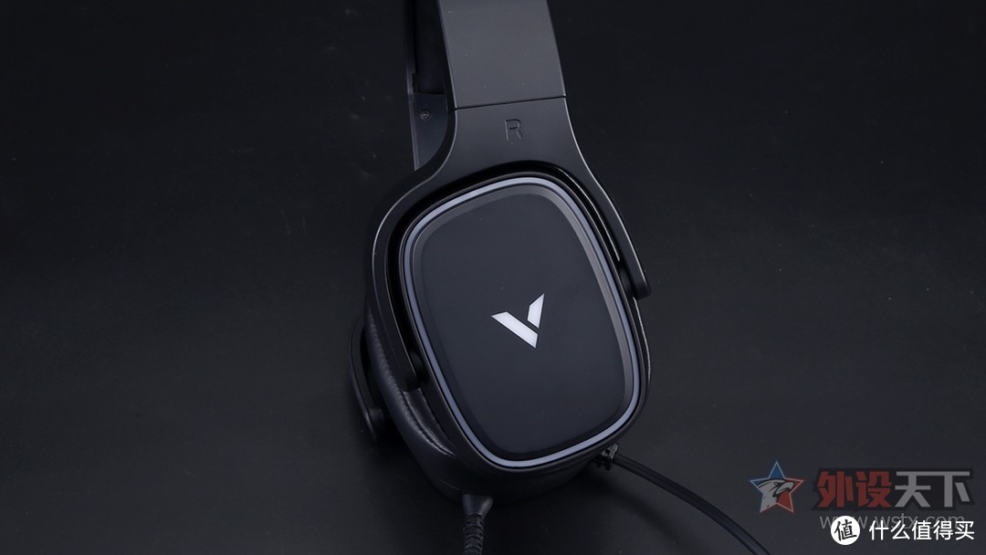 雷柏VH700虚拟7.1声道RGB线控游戏耳机评测