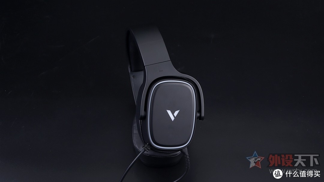 雷柏VH700虚拟7.1声道RGB线控游戏耳机评测
