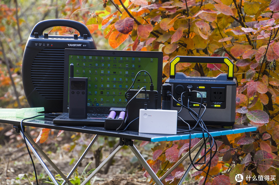 青山绿野间，轻巧携电来：NITECORE户外便携智能电源NPS200