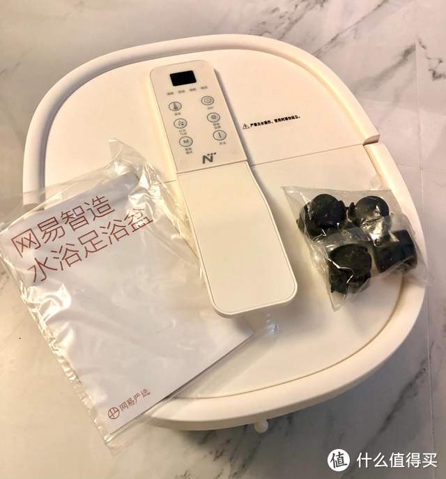 在家泡脚享受红光理疗！按摩+除菌+水浴，这款网易智造足浴盆全都满足了