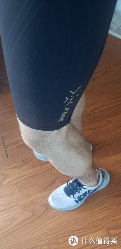 2XU MCS短款开箱，不知道该不该买的装备，穿着感受超越长裤