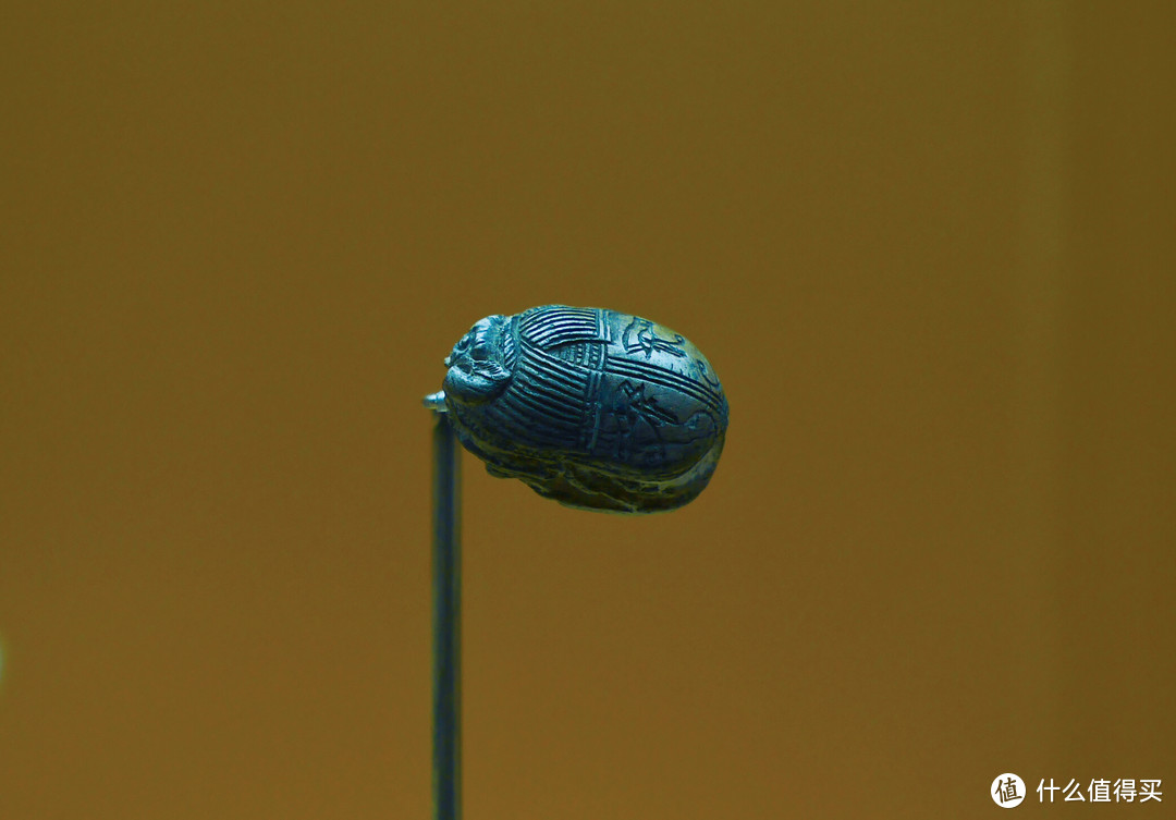 费盎司材质的古埃及第十七王朝蓝釉圣甲虫