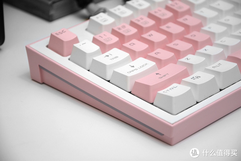又一款为女性玩家定制的键盘，微星GK50Z PIXEL机械键盘开箱