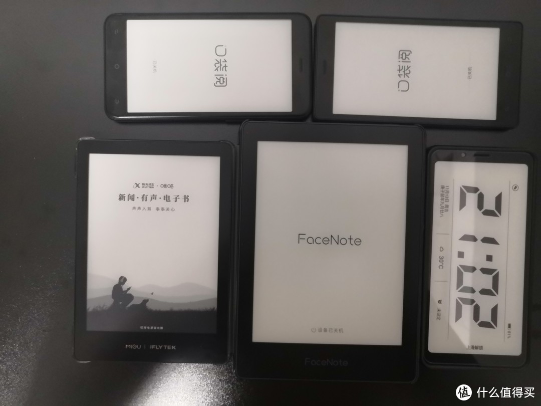 目前持有的阅读器合影，都在打卡中。kindle咪咕版下车后小黄鱼出掉了。有时间给讯飞R1也写个测评。