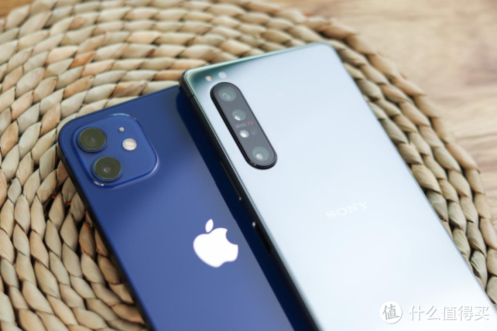 *级硬件之间的碰撞，iPhone 12 VS 索尼 Xperia 1 II