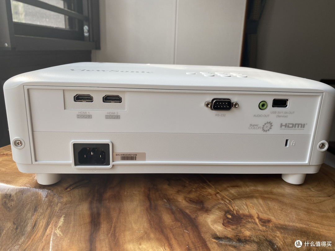 每个家庭都可以有台投影机优派px7014k家用电竞投影机给你一个温馨