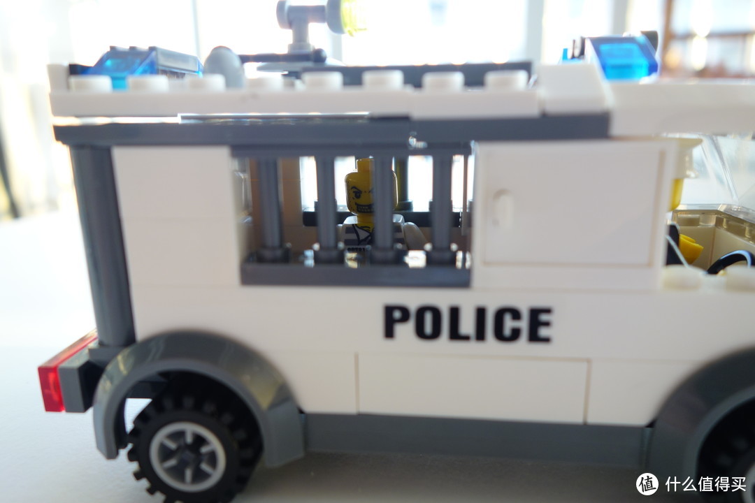 小人国治安力量初显：开智6730警察之大囚车