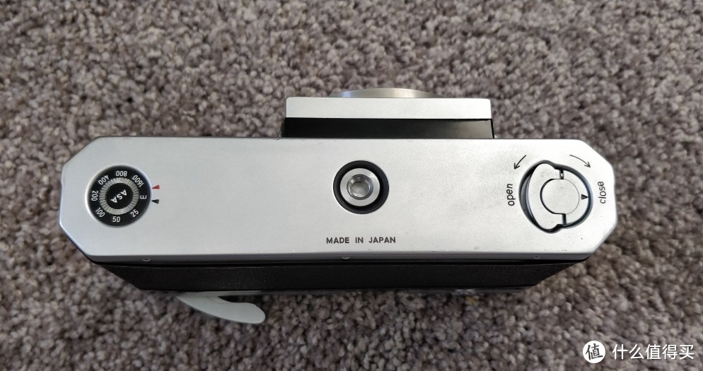 同Nikon 135旁轴胶片相机一样，底部ASA标记只作提示，没有实际功能。Nikon在2000年和2005年的旁轴相机复刻版本中将ASA替换为了更为现代的称呼ISO。