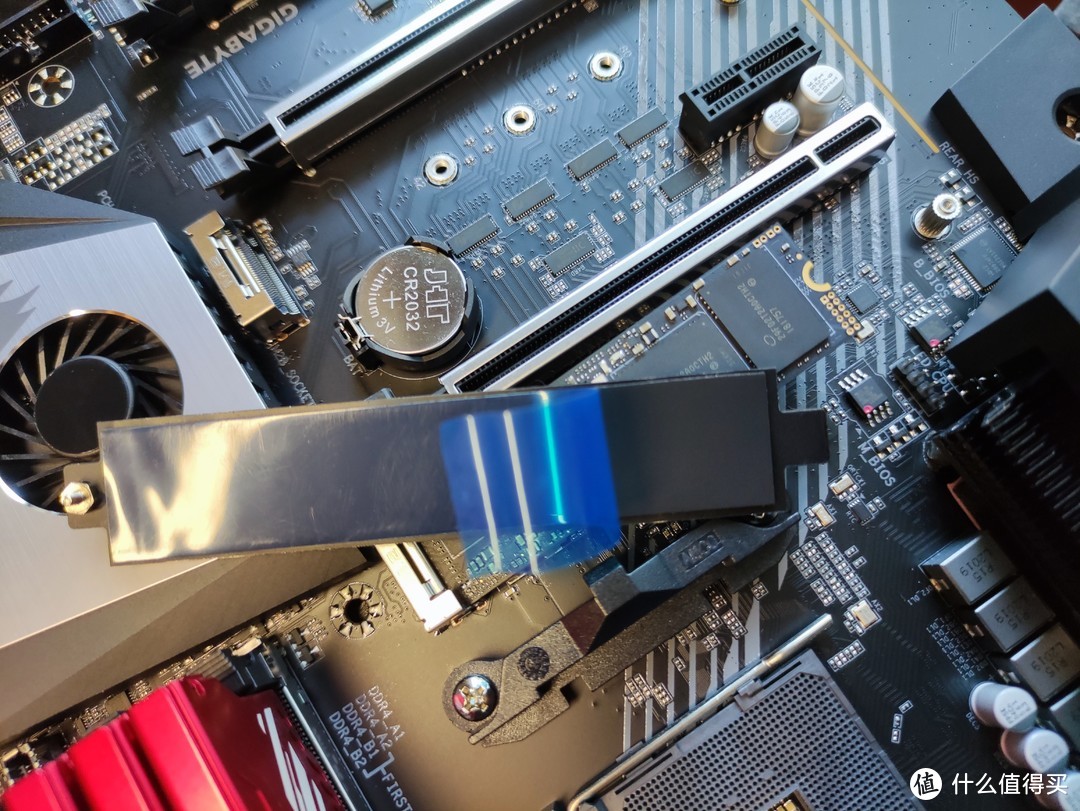 技嘉的这个板子的m2散热条非常好评