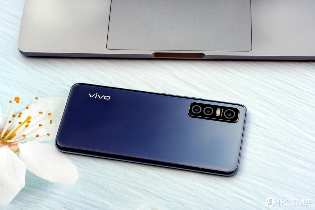 vivo Y73s 5G评测：大屏幕也能有轻薄手感