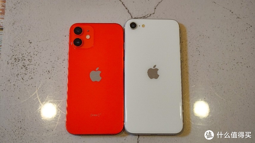 Iphone12 mini product red入手