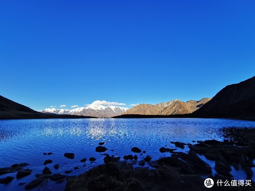 这个冬天，去甘孜享受免费美景。