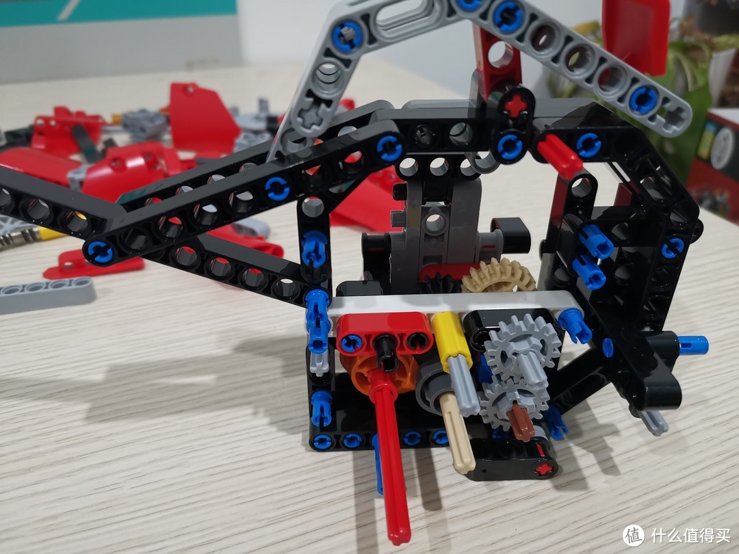 LEGO 机械组系列 42107杜卡迪 Panigale V4 R评测