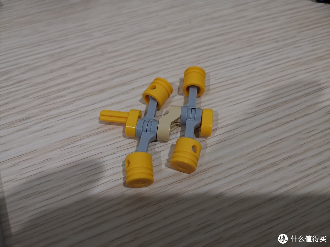 LEGO 机械组系列 42107杜卡迪 Panigale V4 R评测