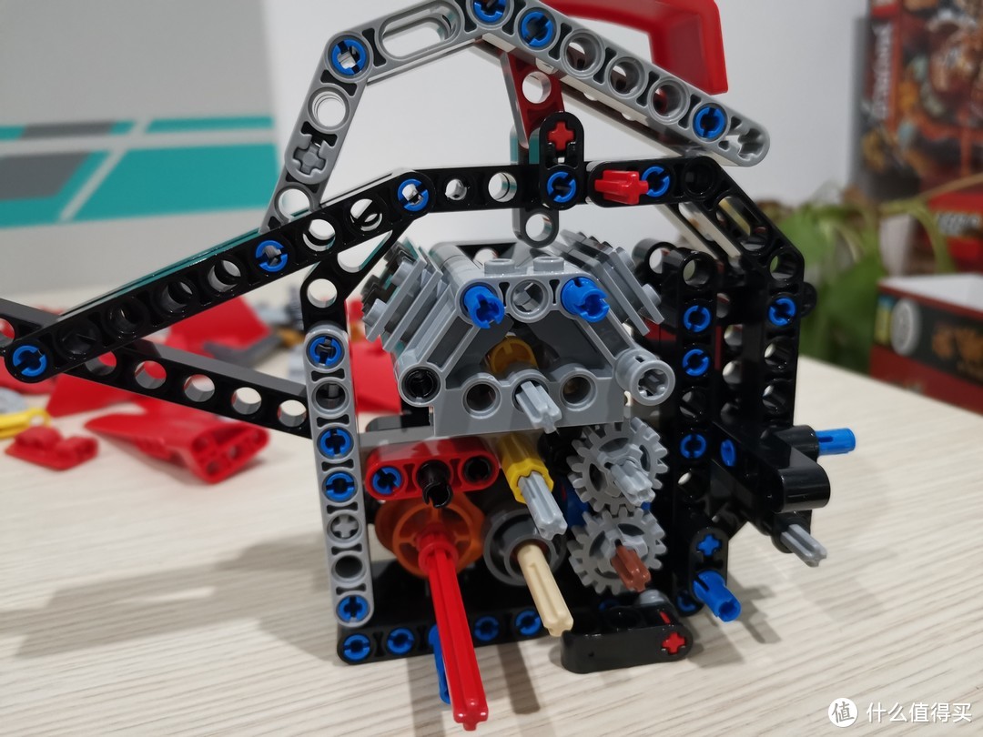 LEGO 机械组系列 42107杜卡迪 Panigale V4 R评测