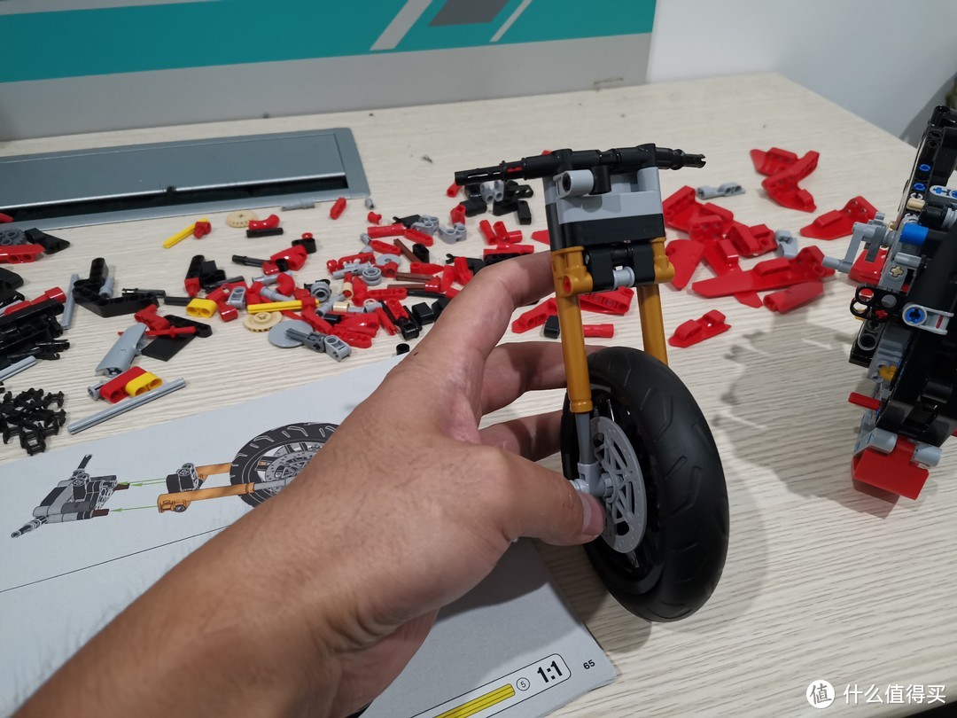 LEGO 机械组系列 42107杜卡迪 Panigale V4 R评测