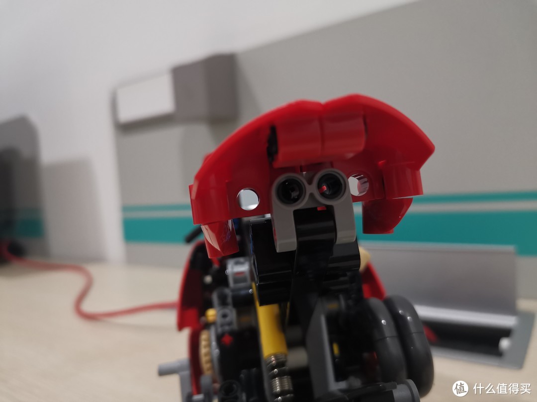 LEGO 机械组系列 42107杜卡迪 Panigale V4 R评测