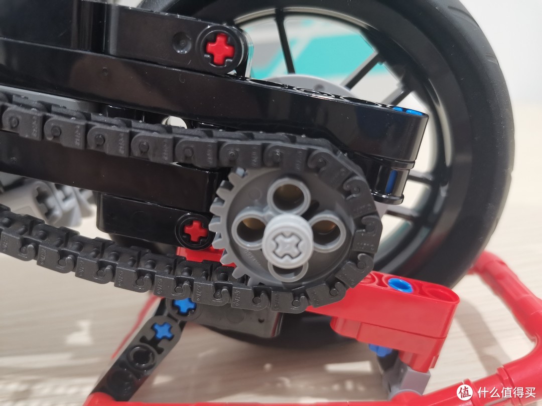 LEGO 机械组系列 42107杜卡迪 Panigale V4 R评测